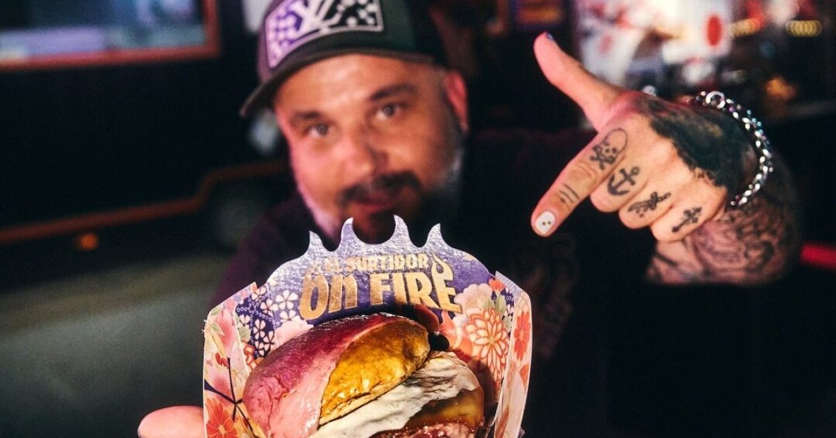 El Surti manté la seva essència com a espai de trobada local amb cuina oberta tot el dia, producte de proximitat i elaboració cuidada, situant Vilanova i la Geltrú al mapa gastronòmic estatal.